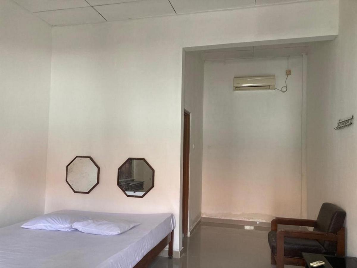Hotel Surya Citra Jogja A Mitra Reddoorz Джокякарта Екстериор снимка