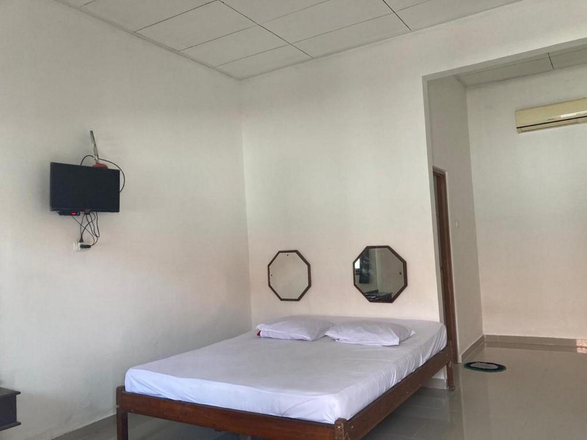 Hotel Surya Citra Jogja A Mitra Reddoorz Джокякарта Екстериор снимка